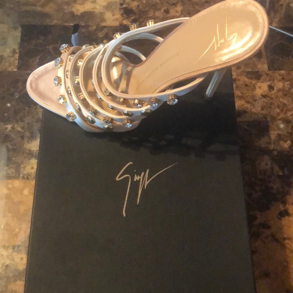 New pumps 🤪sold